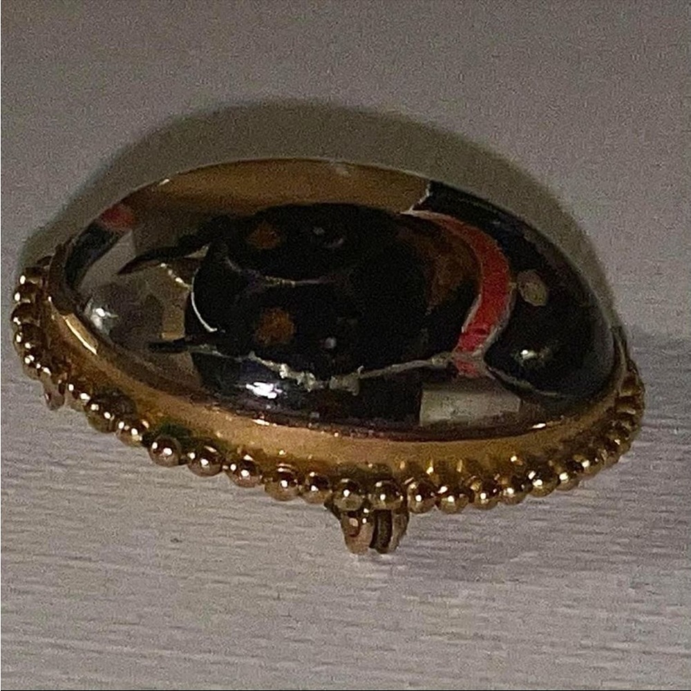 HOLIDAY SALE! reverse intaglio essex crystal victorian brooch mini pincher - Picture 2 of 7